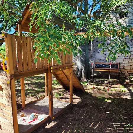 The Old Stone House Dida Jure Casa de Férias