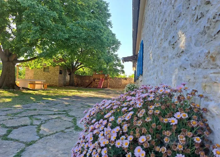The Old Stone House Dida Jure Casa de Férias