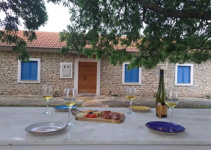 The Old Stone House Dida Jure *